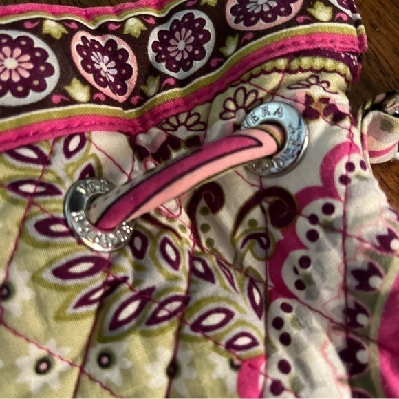 Vera Bradley medium crossbody, drawstring purse. - Picture 8 of 10
